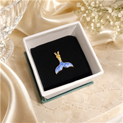 Whale-tail-pendant1