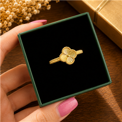 van-cleef-gold-ring-economy