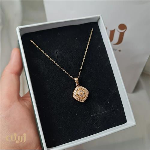 آویز طلا آوا طرح مربع
